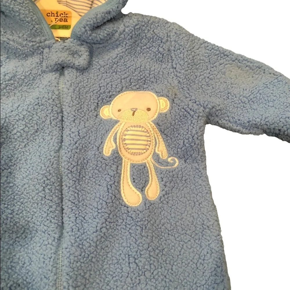 🇺🇸 🍁 BUNDLE ONLY - 5/$15  Playful Monkey Soft Fleece Onesie, size 3-6mo